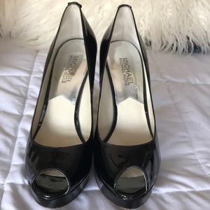 Michael kors heels 6.5